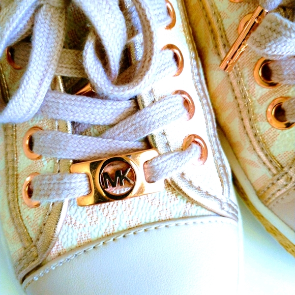 MICHAEL KORS Rose Gold Kristy Slide Sneakers - Picture 3 of 13